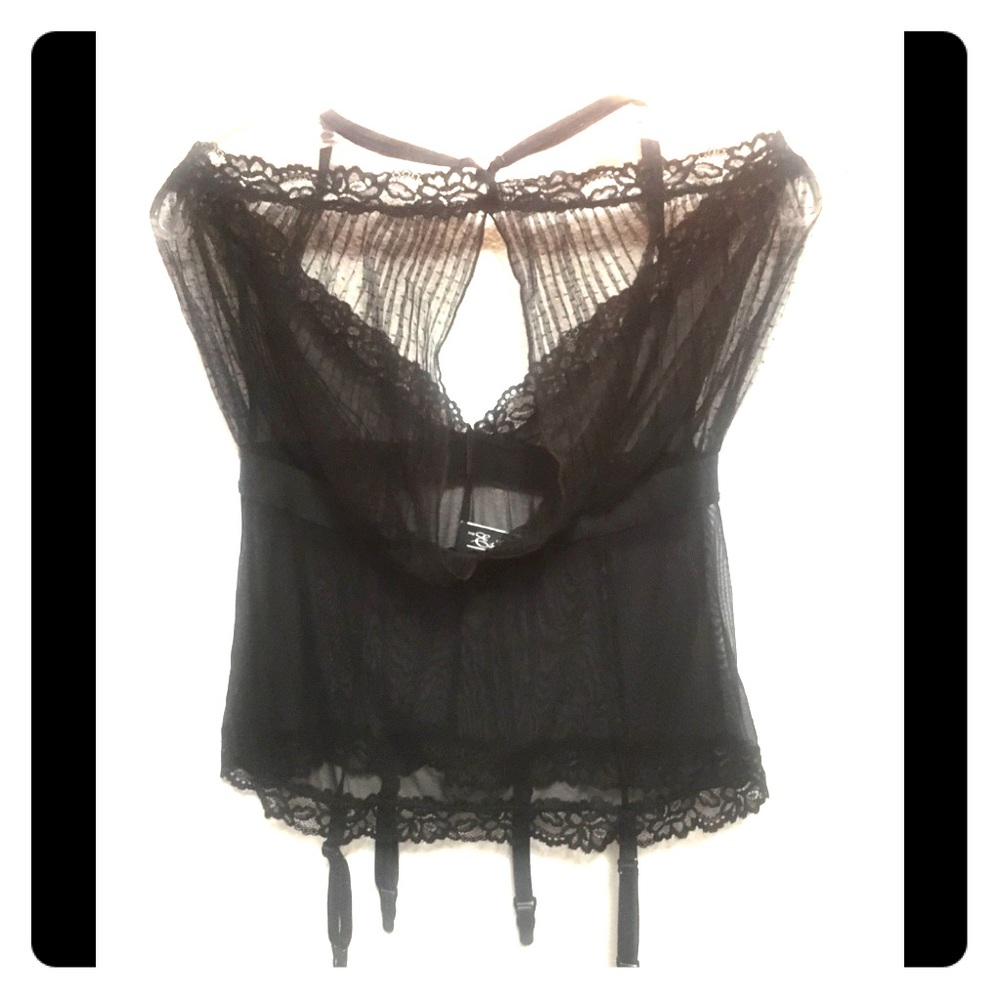 Intimate Top with Garter straps’